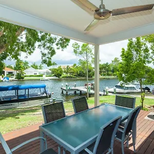 Курортный комплекс Noosa Entrance Waterfront, Нусавиль